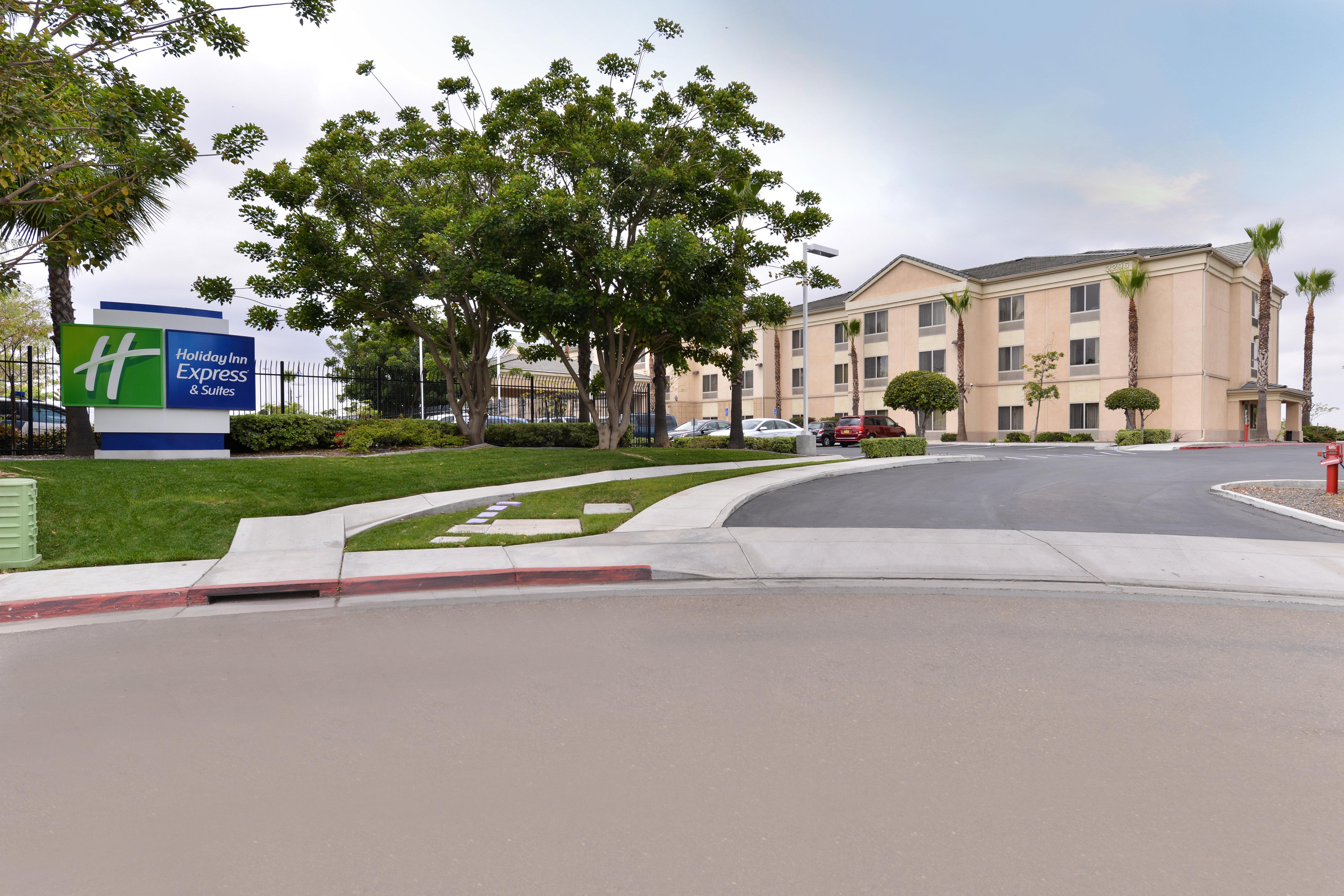 Holiday Inn Express San Diego - Otay Mesa, an IHG hotel Exterior foto
